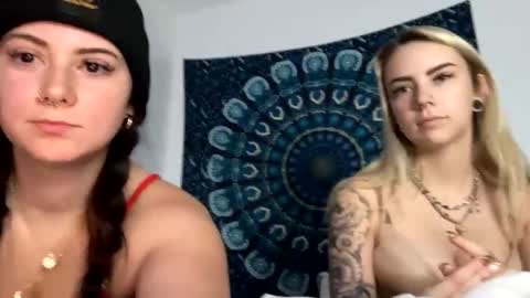 Snapshot of lillstephanie chatting on 10/21/25, 04:13 lillstephanie online show from 10/21/25, 04:13