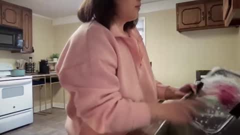 Snapshot of lilly_adams88 chatting on 02/17/25, 10:25 lilly_adams88 online show from 02/17/25, 10:25