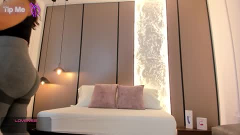 L I L L Y online show from 01/14/26, 12:11