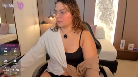 L I L L Y online show from 02/04/26, 12:22