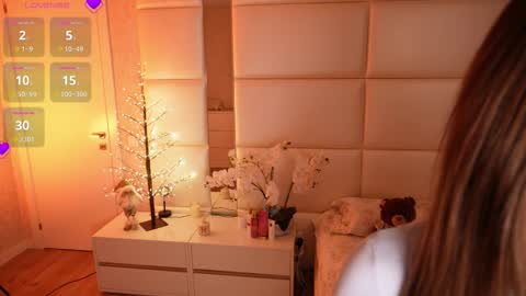 Lilly Colins online show from 02/13/26, 07:32