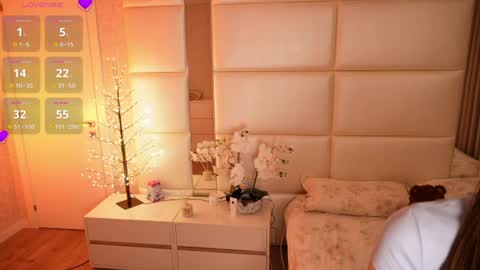 Lilly Colins online show from 04/20/26, 07:59