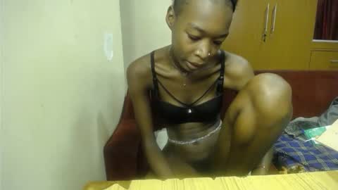 Snapshot of lilly_freak chatting on 03/19/26, 07:12 Des online show from 03/19/26, 07:12