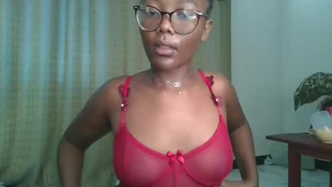 Snapshot of lilly_innocent_ chatting on 03/28/26, 10:15 lilly online show from 03/28/26, 10:15