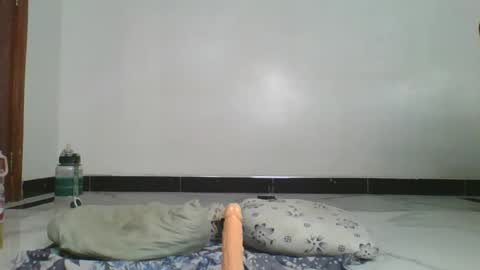 Snapshot of lilly_innocent_ chatting on 04/25/26, 01:41 lilly online show from 04/25/26, 01:41