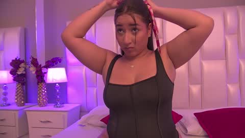 Lilly Peach online show from 01/04/25, 07:55