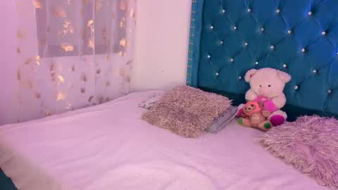 Snapshot of lilly_peach22 chatting on 04/26/26, 04:10 Lilly Peach online show from 04/26/26, 04:10