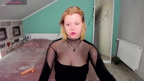 Lilly Depp online show from 01/06/25, 10:57