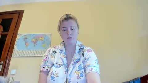 Lilly Depp online show from 10/15/25, 11:32