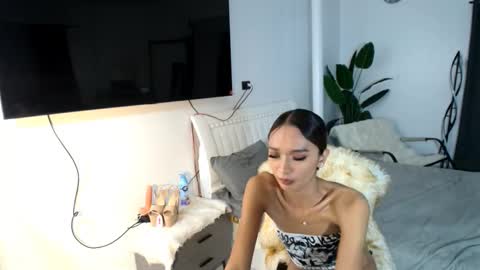 lillyholland online show from 02/22/25, 08:40