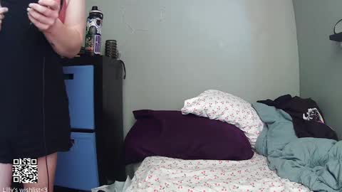Snapshot of lillylovings chatting on 09/13/25, 11:04 LillyLovings online show from 09/13/25, 11:04