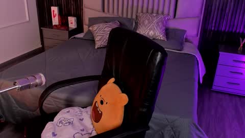 Lilly Ortiz online show from 11/07/25, 07:58