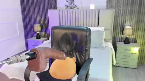 Lilly Ortiz online show from 07/28/26, 07:26