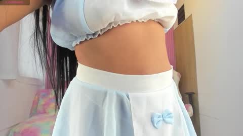 lillyy16 online show from 10/17/25, 11:02