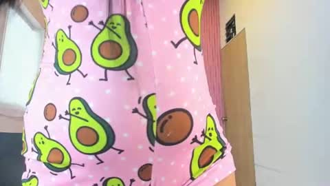 lillyy16 online show from 07/08/26, 11:04