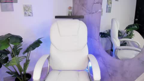  Lilo  online show from 04/14/26, 08:48