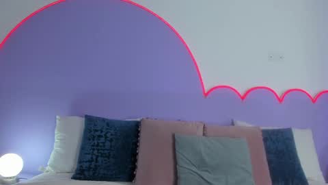 Lilou online show from 02/08/25, 06:33