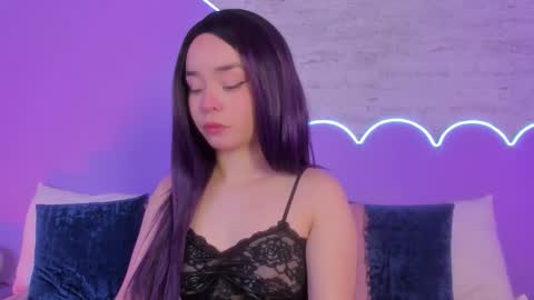 Lilou online show from 11/05/25, 01:22