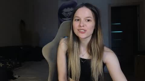 lily_and_jake online show from 05/18/26, 09:15
