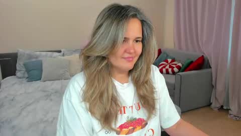 Lily online show from 06/02/26, 01:07