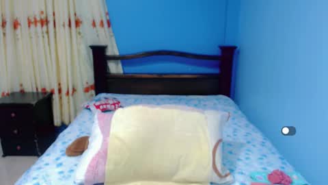 Snapshot of lily_benet1 chatting on 09/30/25, 12:04 LILYB online show from 09/30/25, 12:04