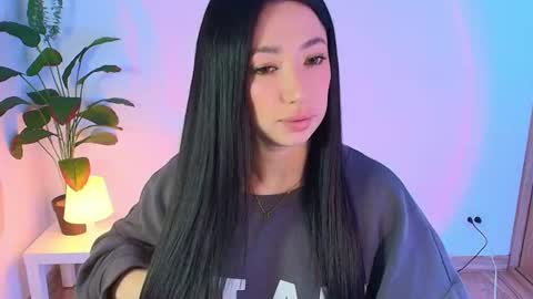 Snapshot of lily_evans_ chatting on 06/17/26, 12:24 just lily online show from 06/17/26, 12:24