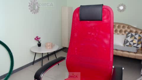 Lily online show from 02/06/25, 10:15