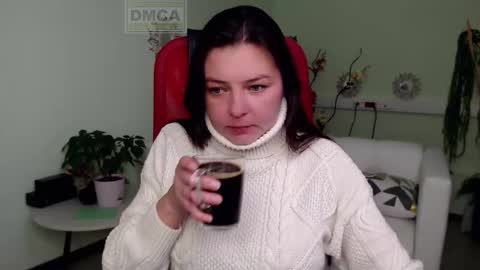 Lily online show from 10/28/25, 07:01