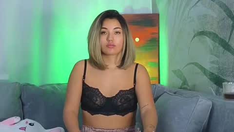 Lily online show from 02/09/25, 04:18