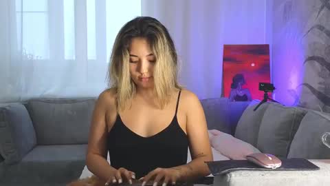 Lily online show from 02/13/25, 01:59