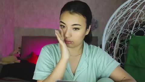 Lily online show from 10/21/25, 06:03