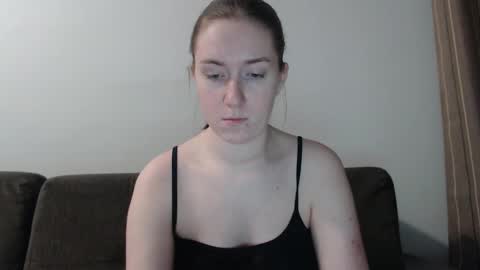 lily_love_x online show from 12/15/24, 05:45