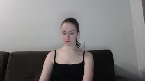 lily_love_x online show from 10/18/25, 10:43