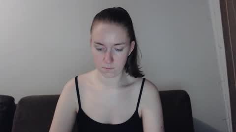 lily_love_x online show from 10/26/25, 04:18