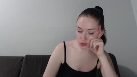 lily_love_x online show from 11/05/25, 11:27