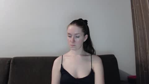 lily_love_x online show from 01/15/26, 10:46