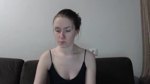 lily_love_x online show from 06/17/26, 05:32