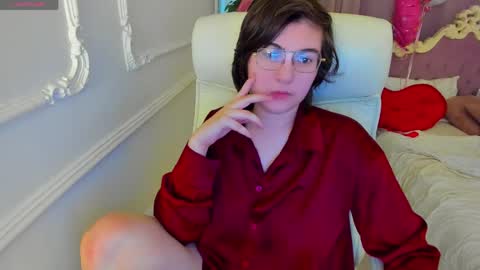 Lily online show from 04/19/26, 06:02