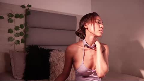 Lily Miiller online show from 06/14/26, 08:22