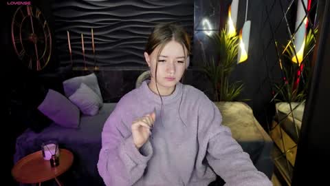 Lily online show from 12/26/24, 07:45