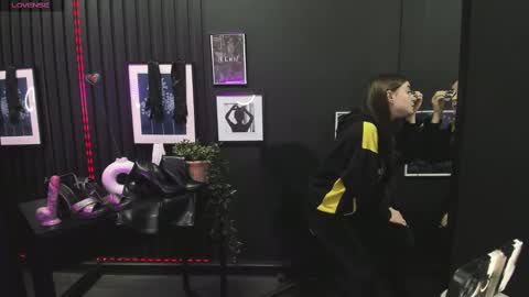 Lily online show from 02/16/25, 07:26