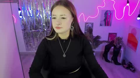 Lily online show from 03/07/25, 07:41