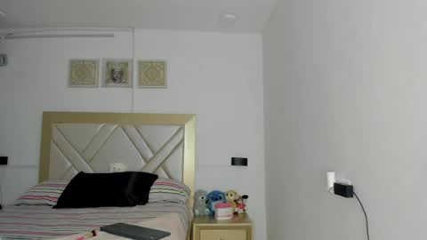 lily_noir_ online show from 04/02/26, 01:53