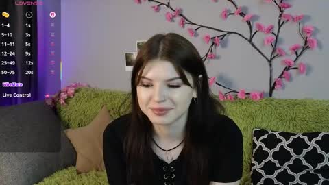 Snapshot of lily_qute chatting on 05/15/26, 06:42 Lily online show from 05/15/26, 06:42