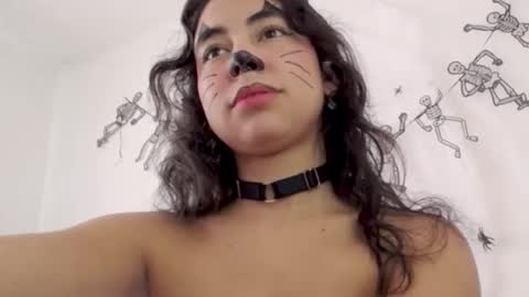 Lily Roberts online show from 10/20/25, 03:45