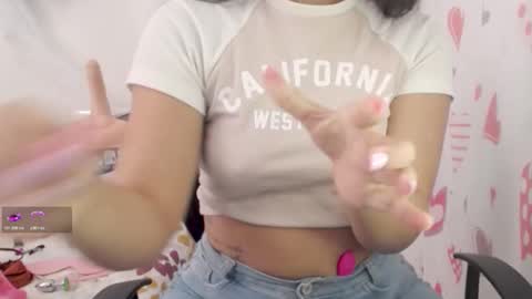 Lily Roberts online show from 11/05/25, 04:51