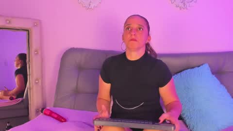 lily_rose0 online show from 04/04/26, 09:12