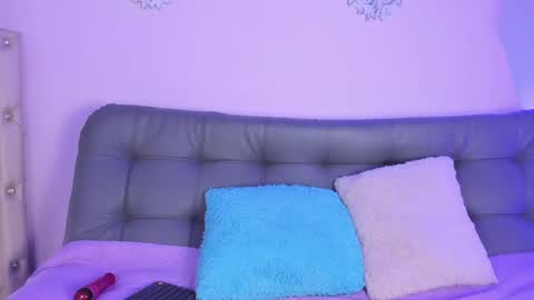 lily_rose0 online show from 04/05/26, 09:12