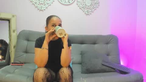 lily_rose0 online show from 04/28/26, 09:20