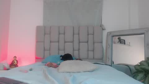 lily_rose0 online show from 05/27/26, 01:57